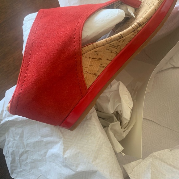 Donald Pliner Myrtle sandal in Tomato! - Picture 7 of 7